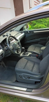 Skoda Superb cena 35000 przebieg: 157000, rok produkcji 2012 z Warszawa małe 121